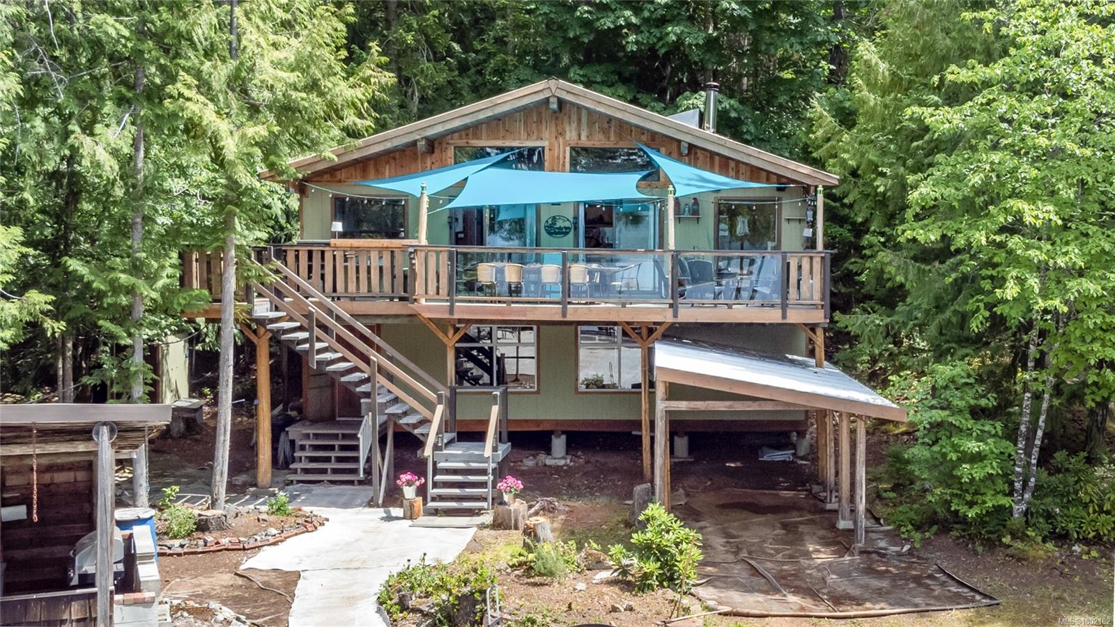 $888,800 - 41072 Gold River Hwy<br>British Columbia, V9H 1P1