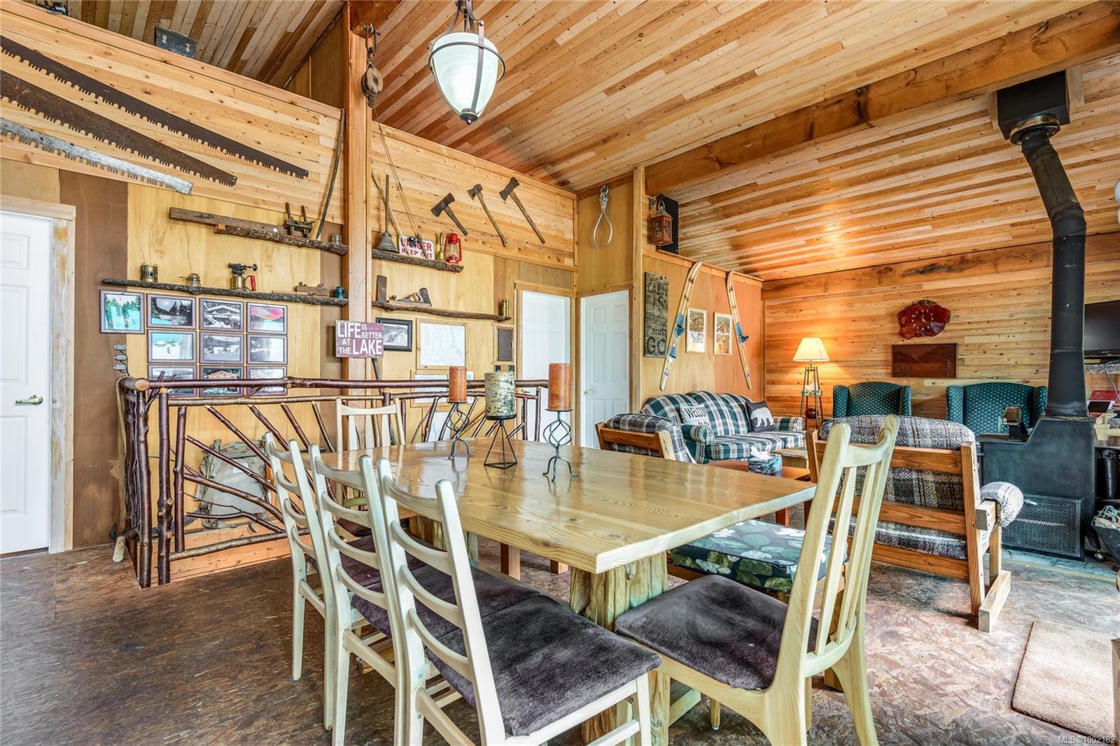 $888,800 - 41072 Gold River Hwy<br>British Columbia, V9H 1P1