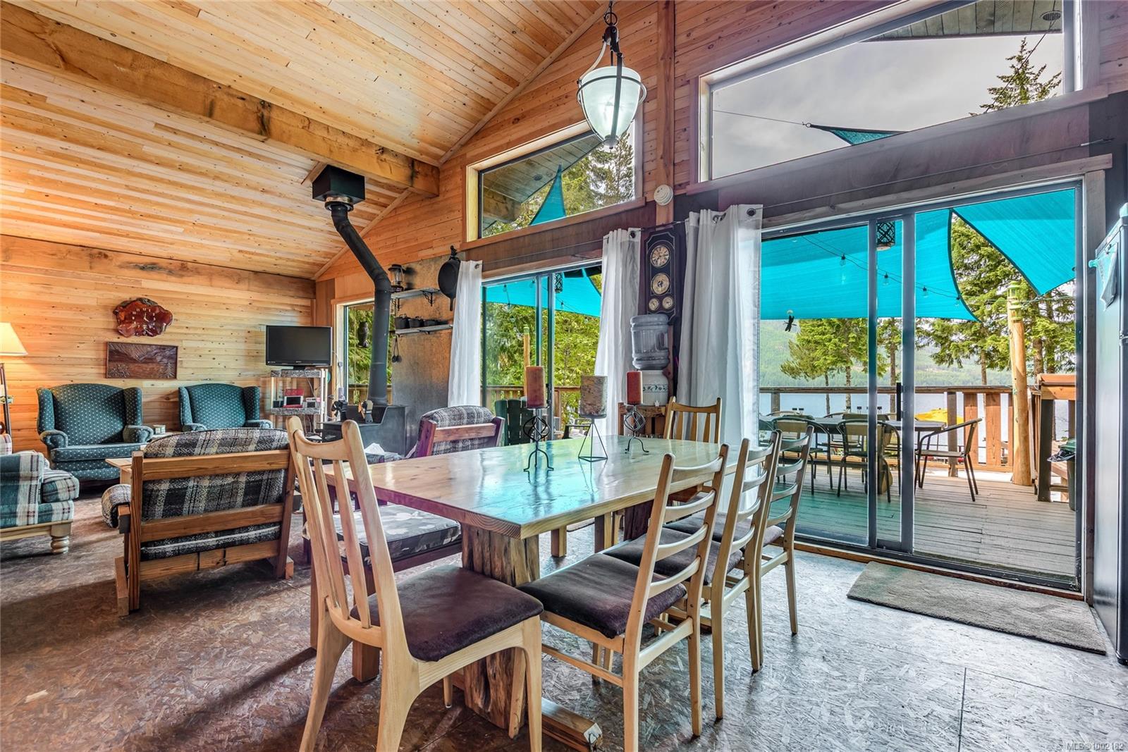 $888,800 - 41072 Gold River Hwy<br>British Columbia, V9H 1P1