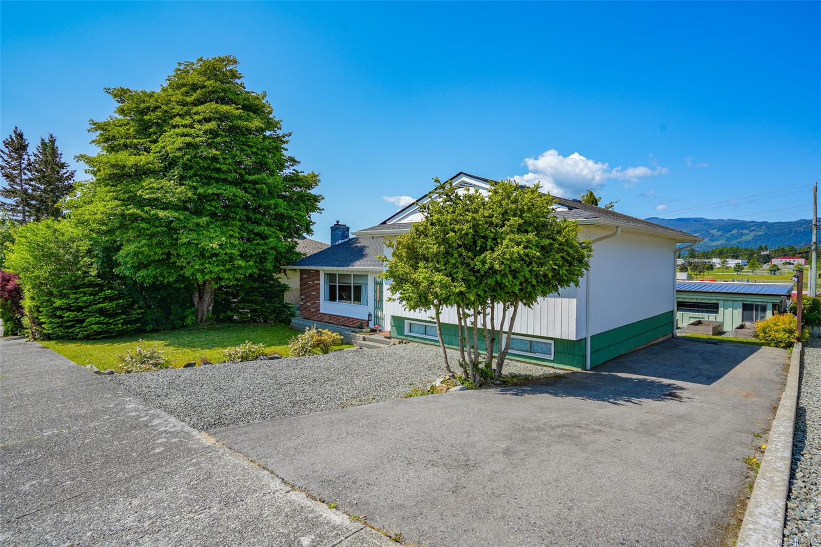 $515,000 - 3771 Exton St<br>British Columbia, V9Y 3Y1