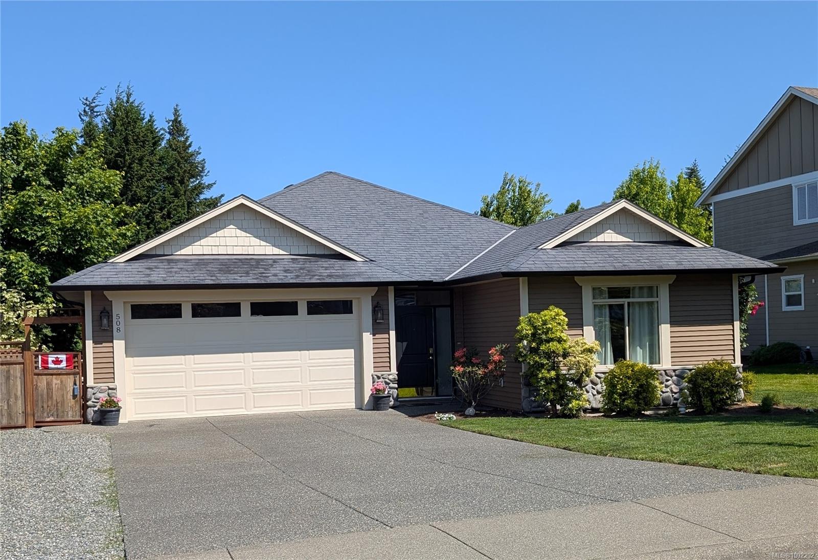 $999,000 - 508 Spitfire Dr<br>British Columbia, V9M 0A7