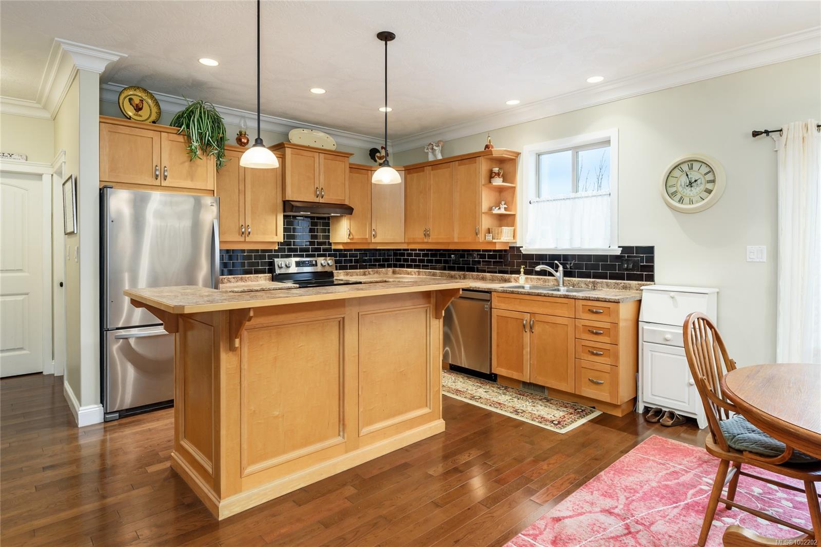 $999,000 - 508 Spitfire Dr<br>British Columbia, V9M 0A7
