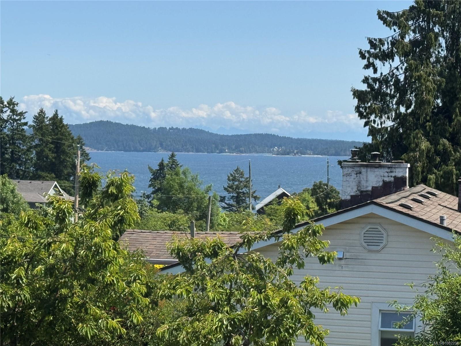$689,000 - 3456 Seacloud Rd<br>British Columbia, V0R 1K2