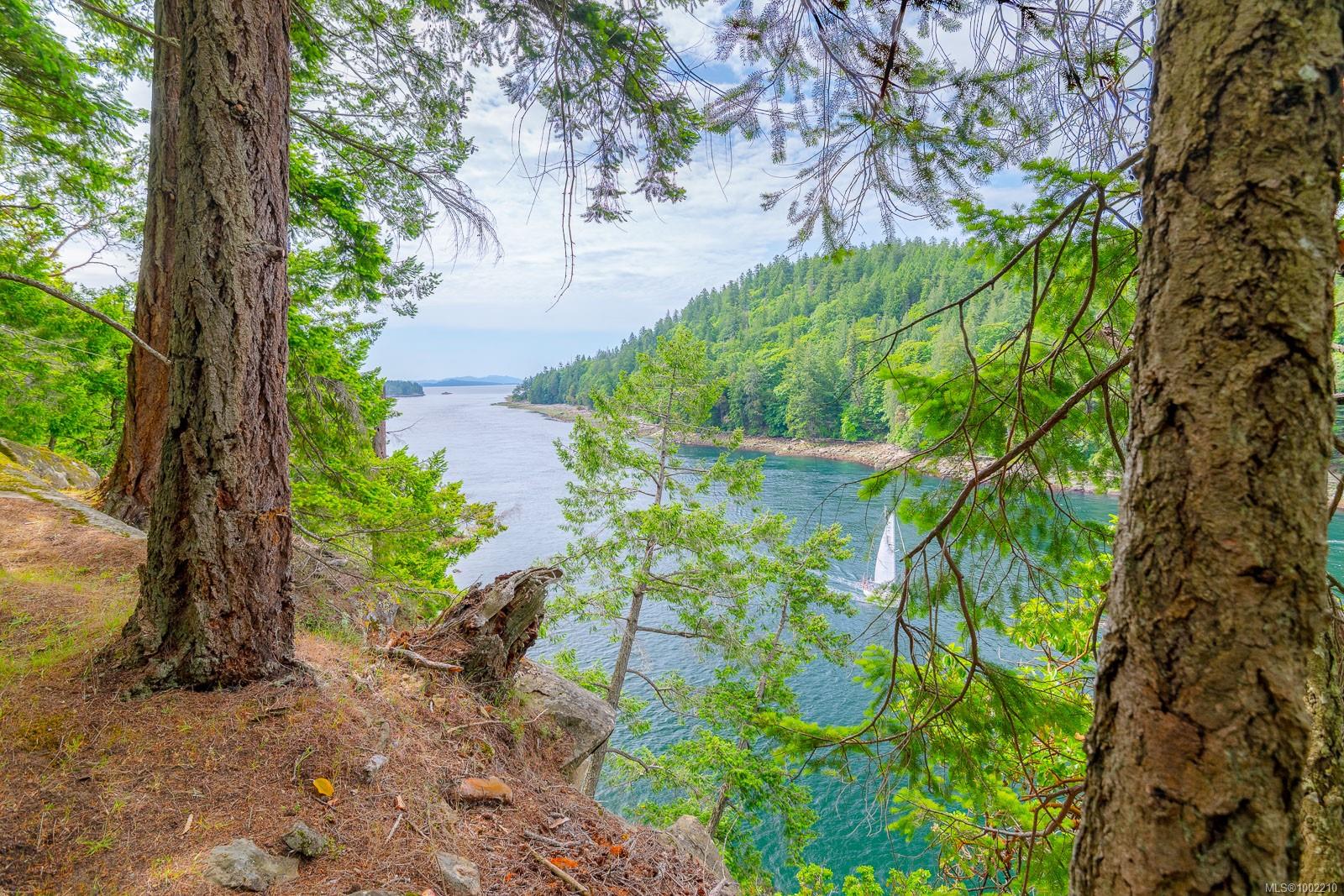 $735,000 - 211 Halibut Hill Rd<br>British Columbia, V0R 1X0