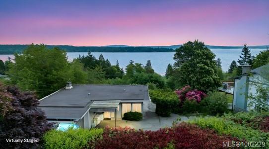 $899,900 - 427A Walker Ave<br>British Columbia, V9G 1V7