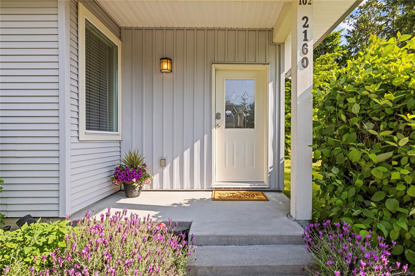 $559,900 - 2160 Ridgemont Pl<br>British Columbia, V9T 0C8
