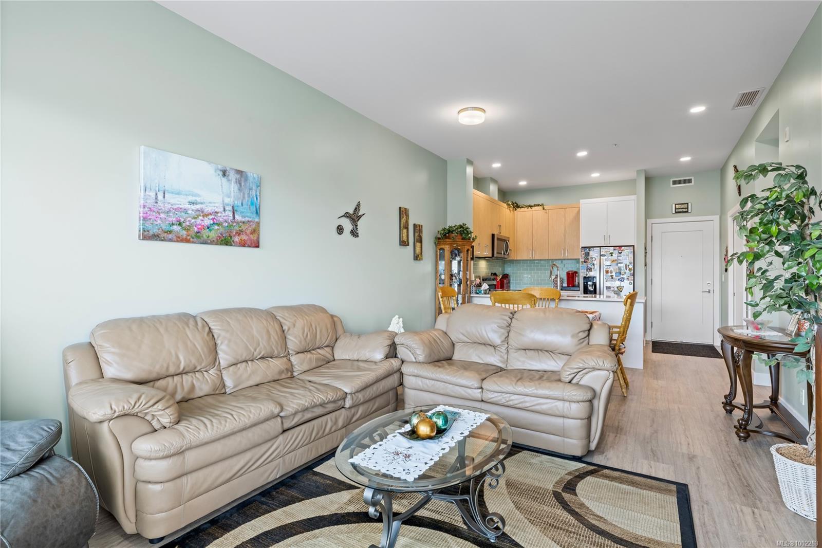 $599,900 - 6540 Metral Dr<br>British Columbia, V9L 0L8