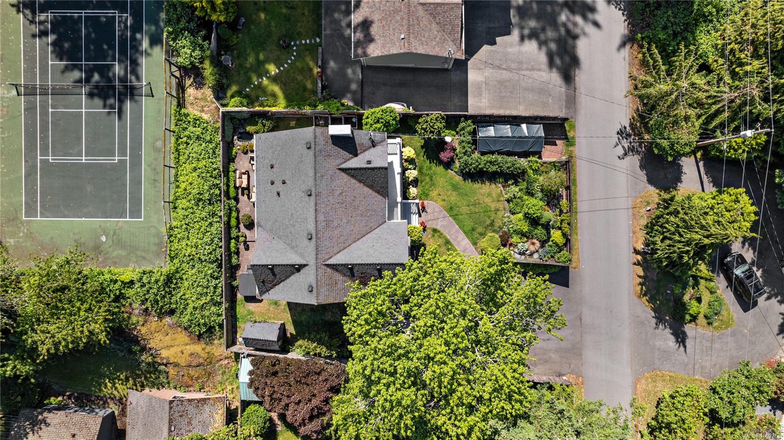 $1,375,000 - 5026 Genoa Bay Rd<br>British Columbia, V9L 5Y6