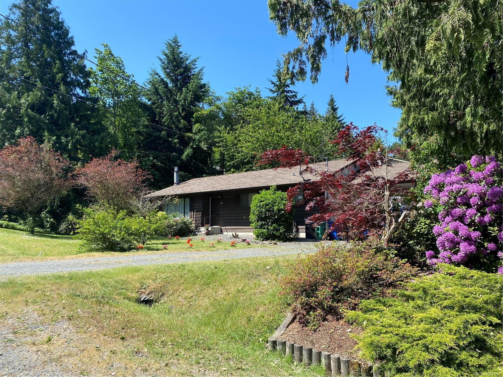 203 Cadboro Pl, Na University District real estate property for sale in Nanaimo British Columbia, V9R 6J3