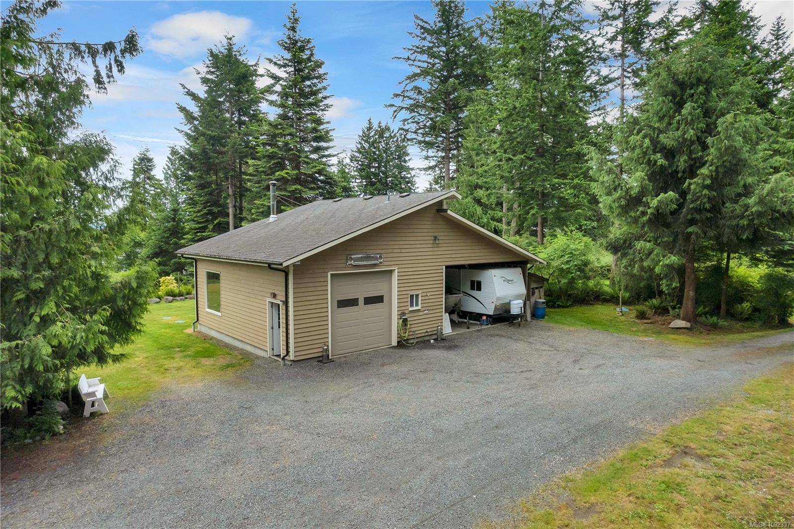 $1,690,000 - 620 Valpy Rd<br>British Columbia, V0P 1H0