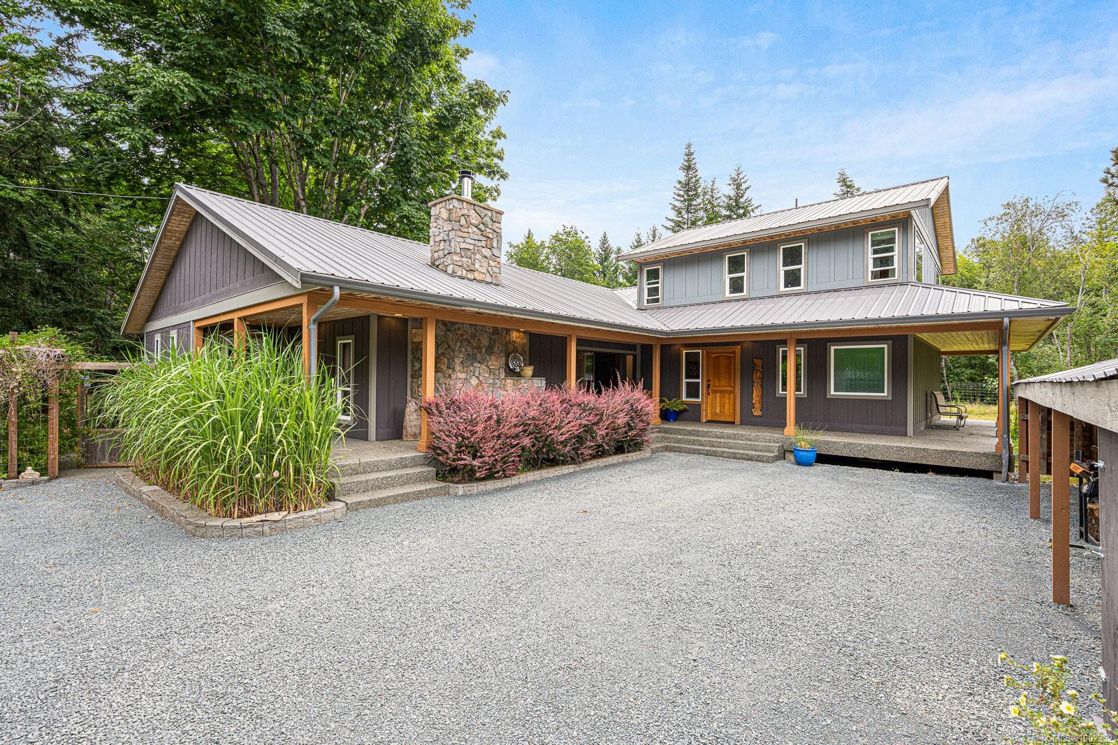 $1,495,000 - 1872 Waveland Rd<br>British Columbia, V9N 8H8