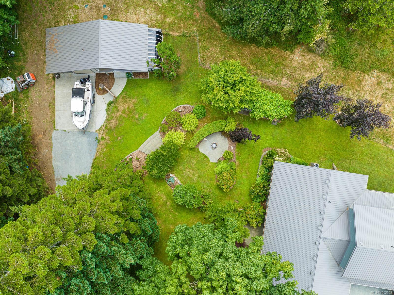$1,495,000 - 1872 Waveland Rd<br>British Columbia, V9N 8H8
