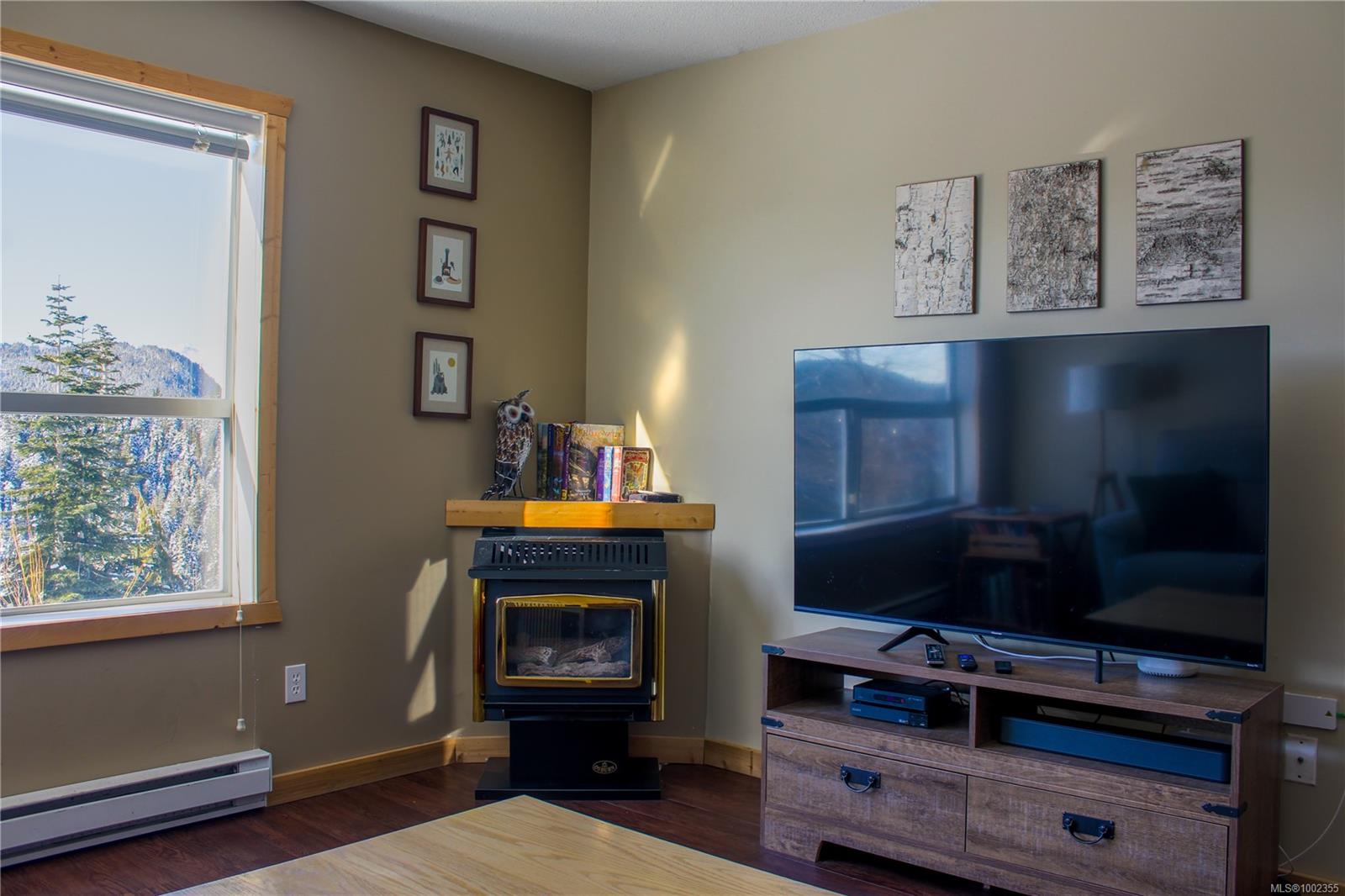 $269,900 - 1105 Henry Rd<br>British Columbia, V9J 1L0