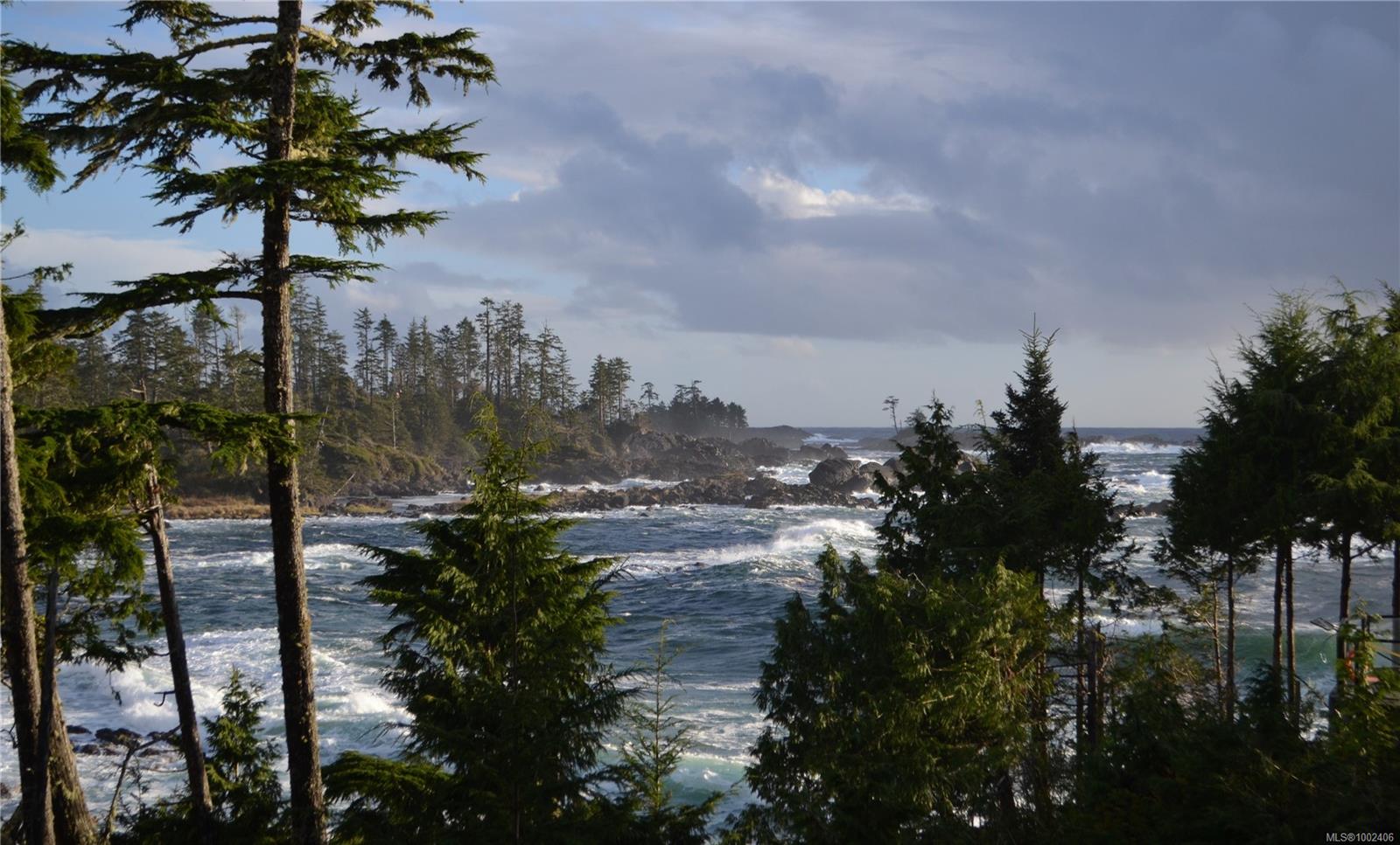 $335,000 - 596 Marine Dr<br>Ucluelet, British Columbia, V0R 3A0