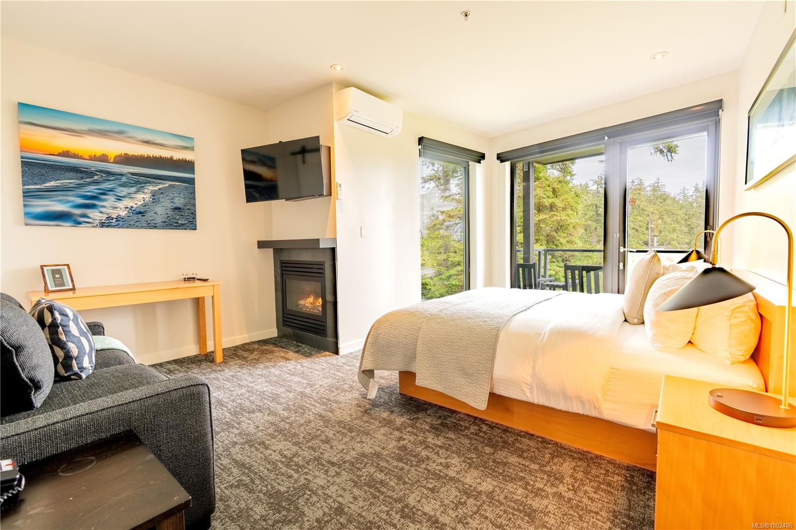 $335,000 - 596 Marine Dr<br>British Columbia, V0R 3A0