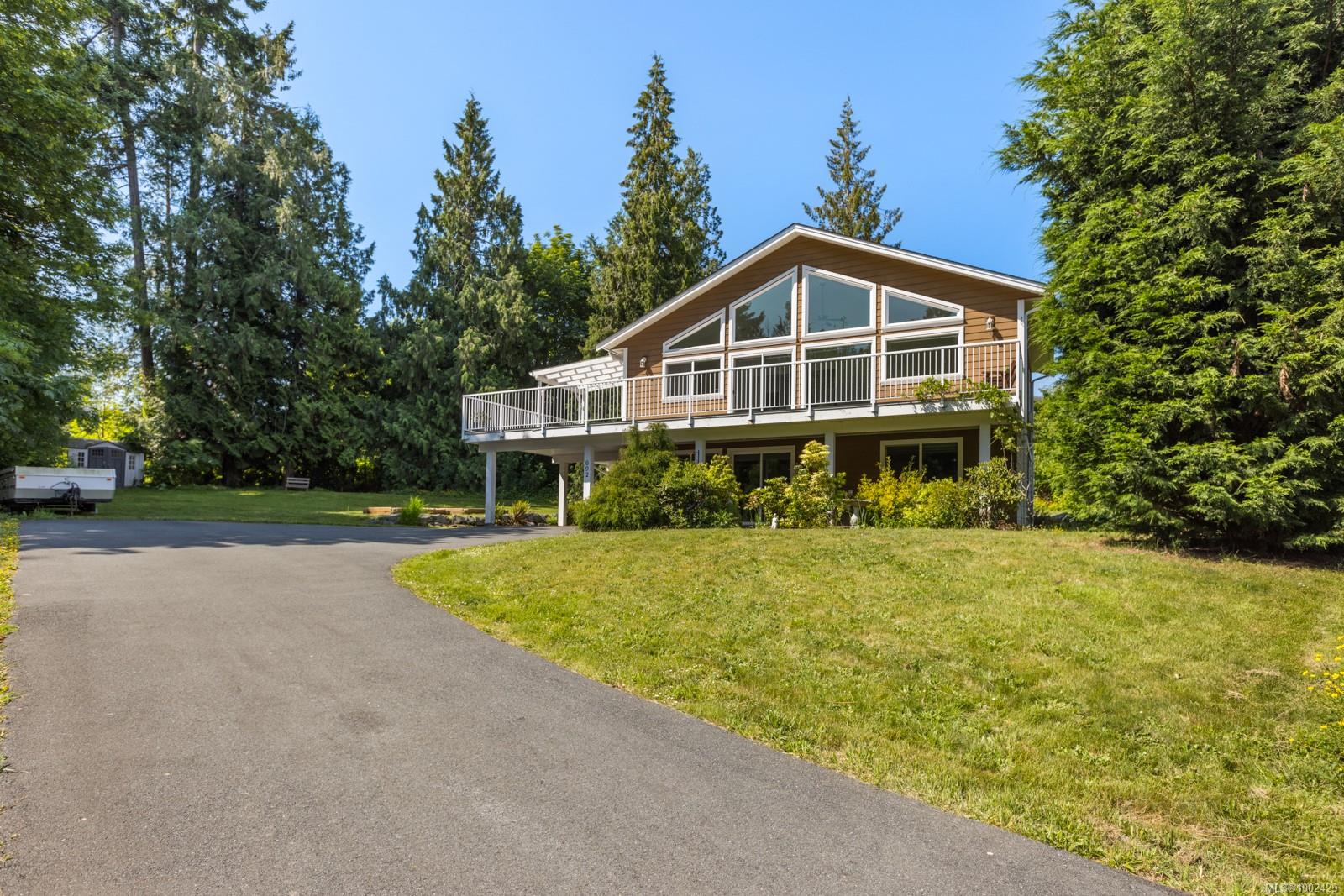 $975,000 - 692 Bay Rd<br>British Columbia, V0R 2P1