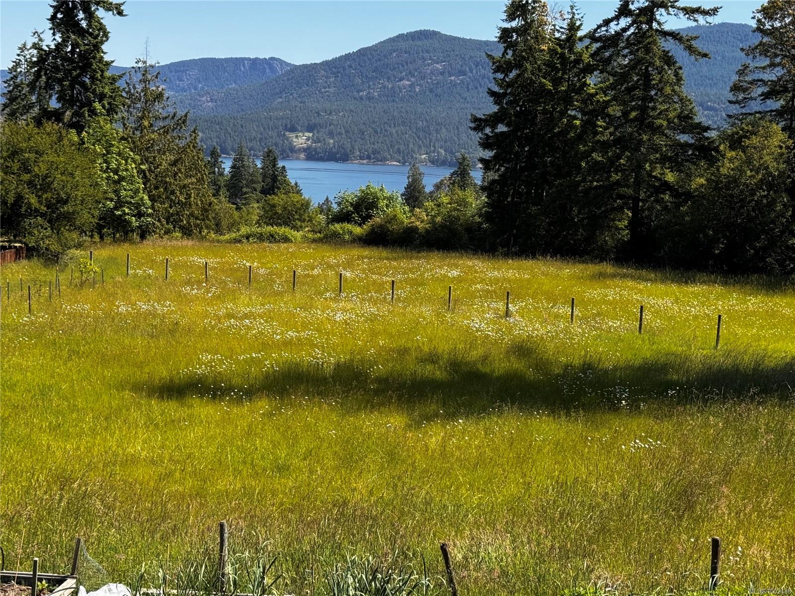 $1,690,000 - 1205 Cherry Point Rd<br>British Columbia, V0R 1N2