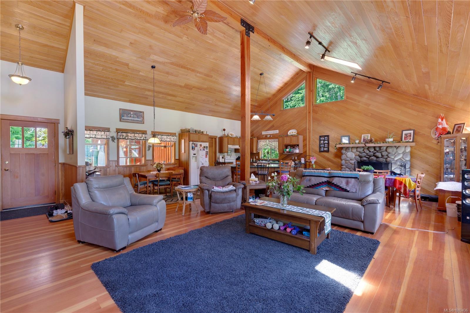 $1,690,000 - 1205 Cherry Point Rd<br>British Columbia, V0R 1N2