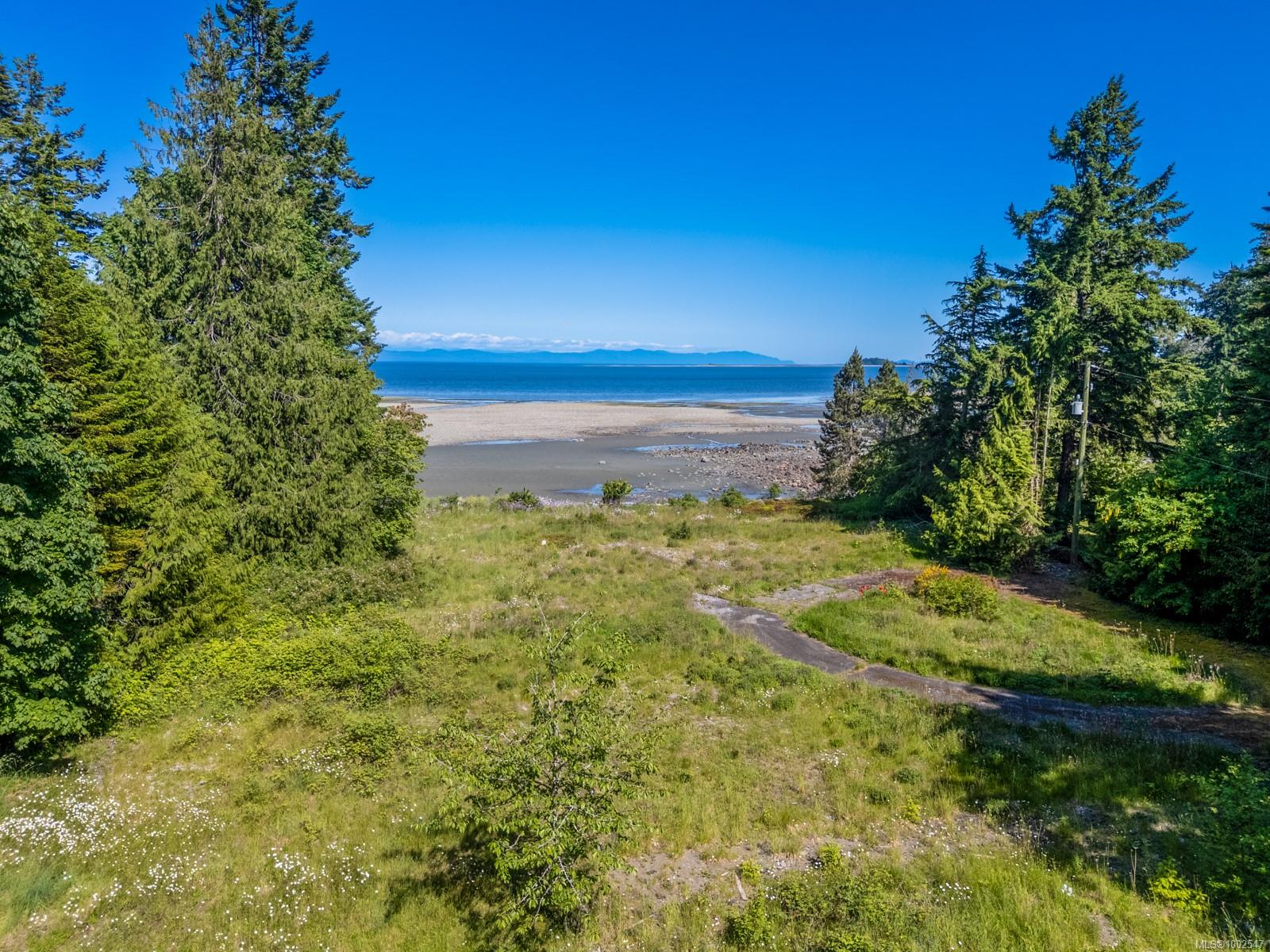 $1,950,000 - 4218 Island Hwy<br>British Columbia, V9N 9R8