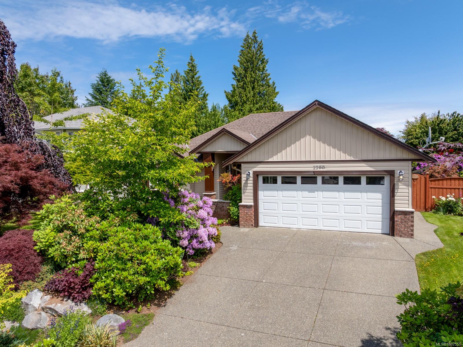 $849,000 - 2290 Stirling Cres<br>British Columbia, V9N 9W6