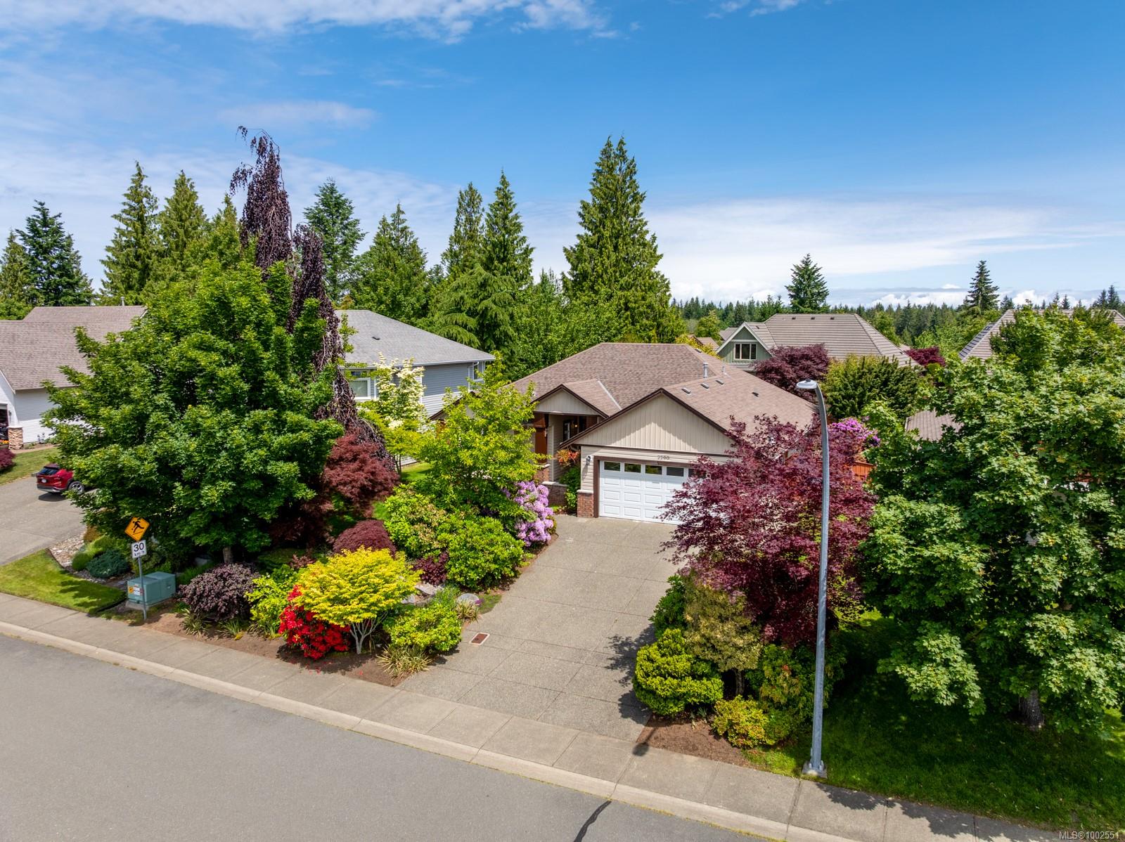 $849,000 - 2290 Stirling Cres<br>British Columbia, V9N 9W6