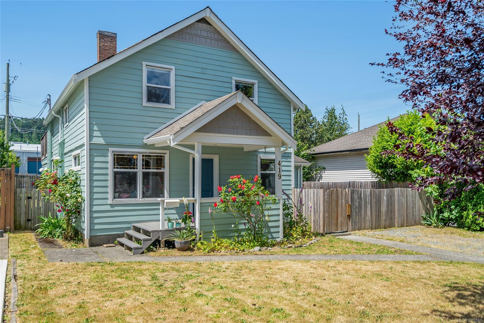 $849,800 - 419 Hillcrest Ave<br>British Columbia, V9R 3M2