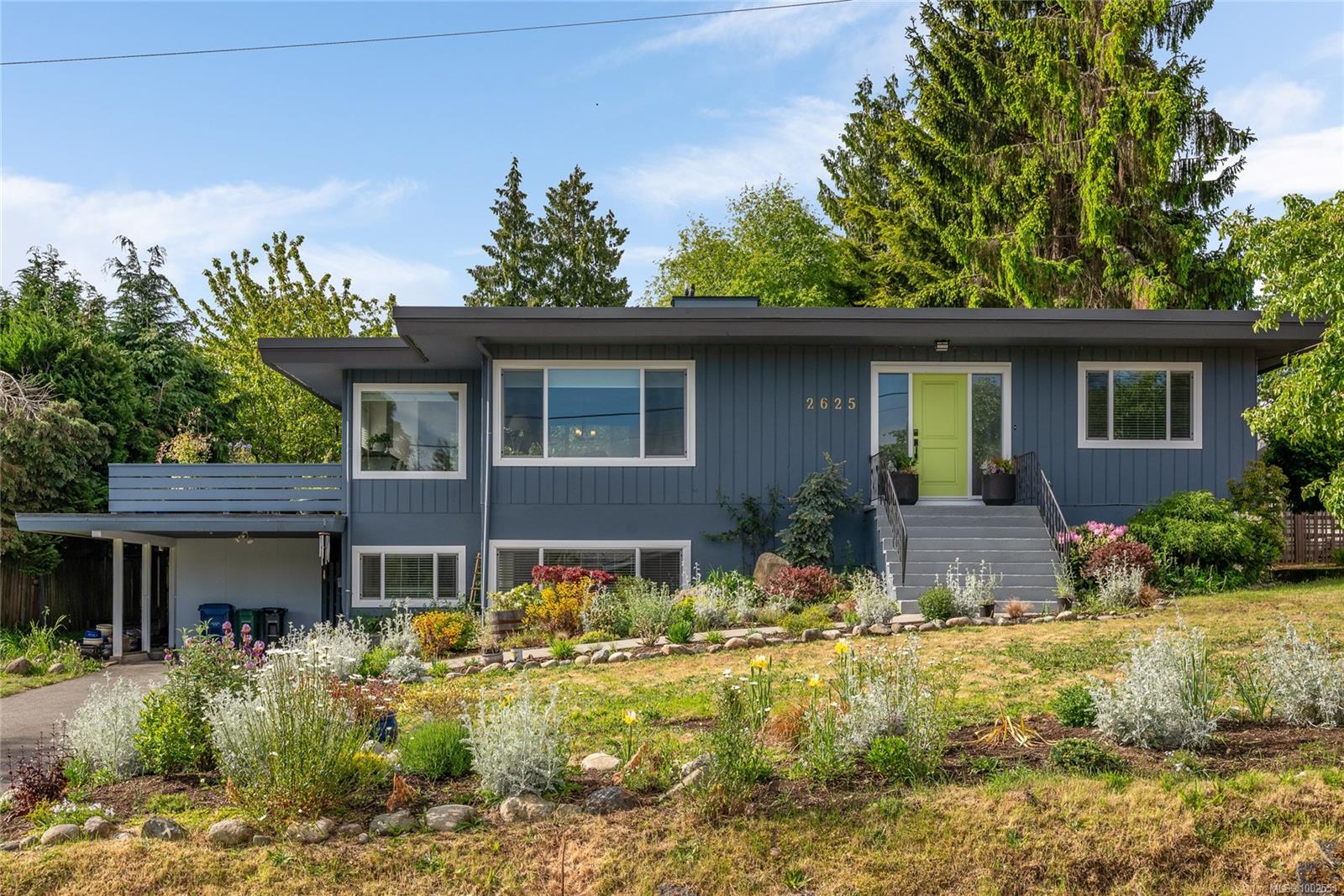 $935,000 - 2625 Lynburn Cres<br>British Columbia, V9S 3T7