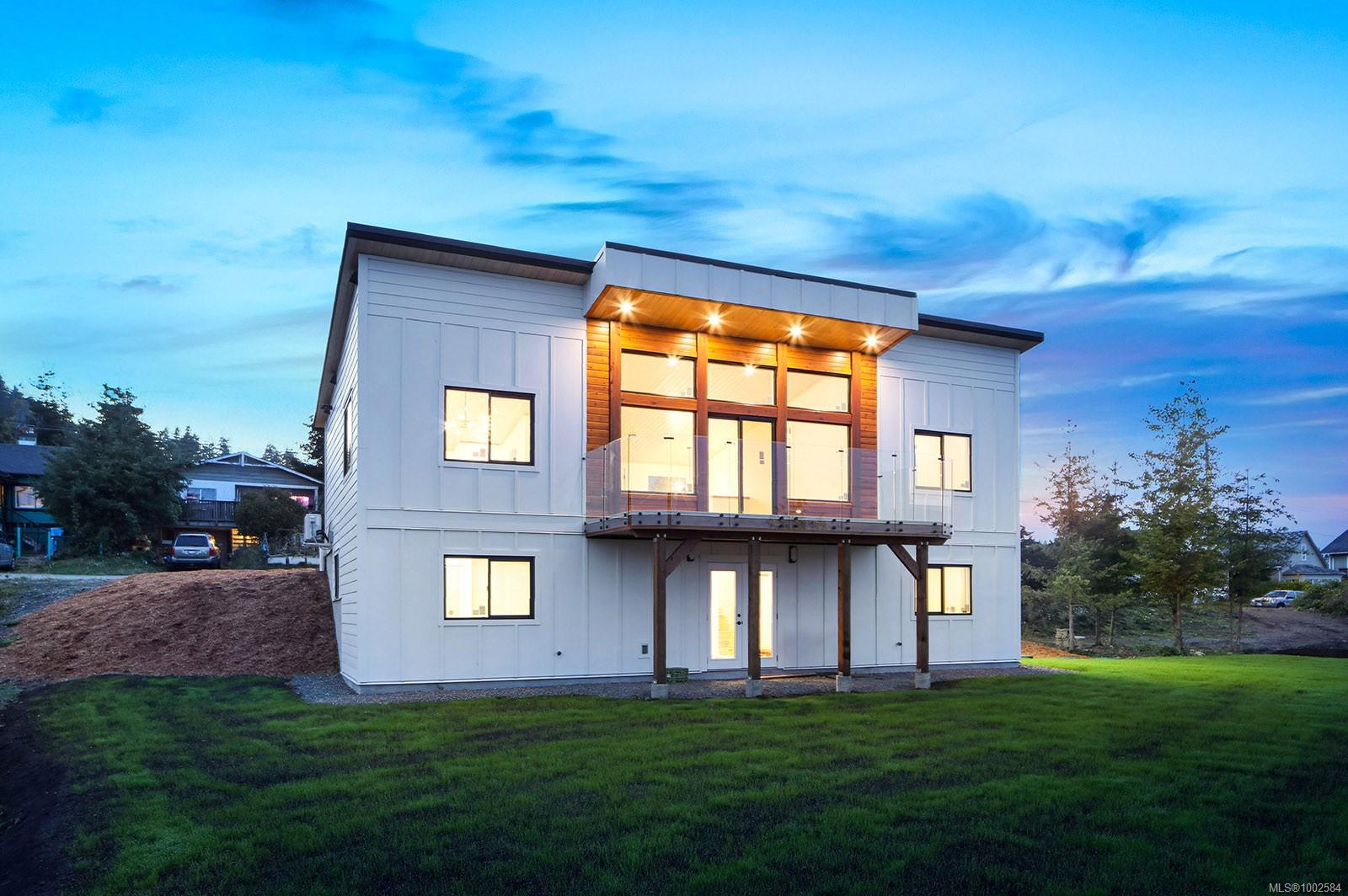 $999,000 - 5622 1st St<br>British Columbia, V0R 3B0