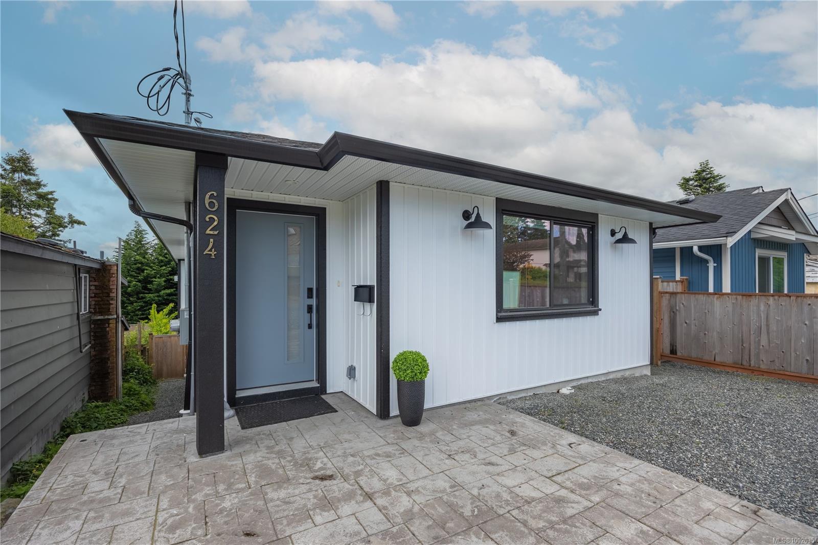 $799,900 - 624 First St<br>British Columbia, V9R 1Z2