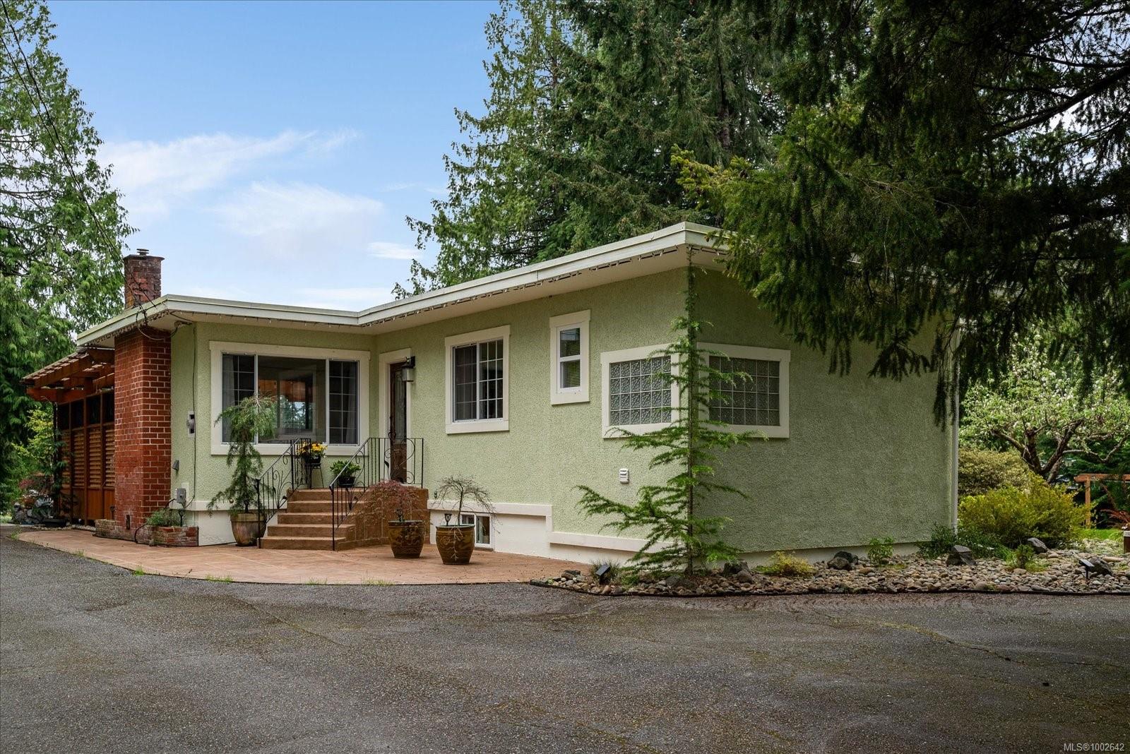 $1,549,000 - 4800 Island Hwy<br>British Columbia, V9K 1Y9