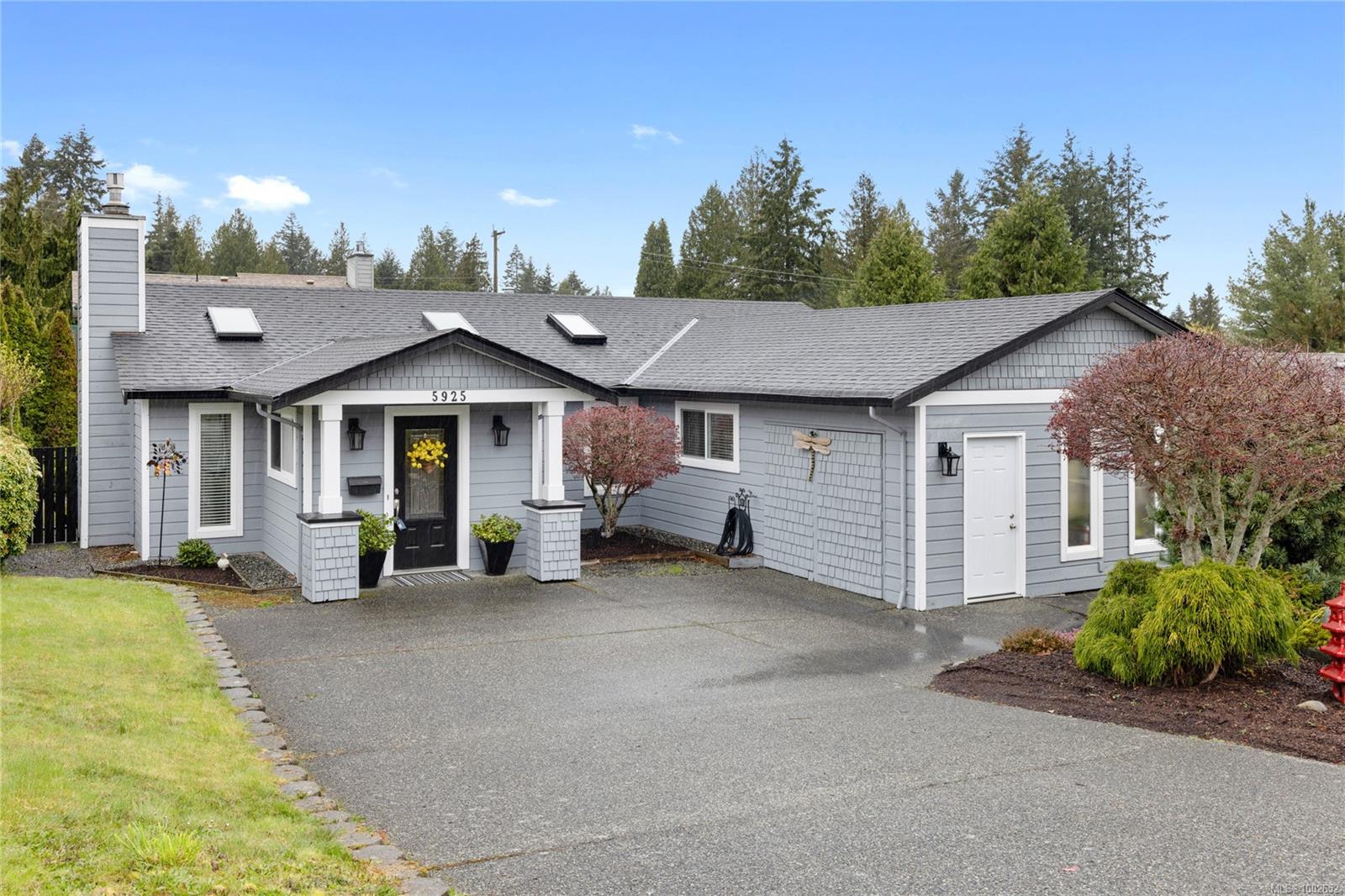 $849,900 - 5925 Breonna Dr<br>British Columbia, V9V 1E9
