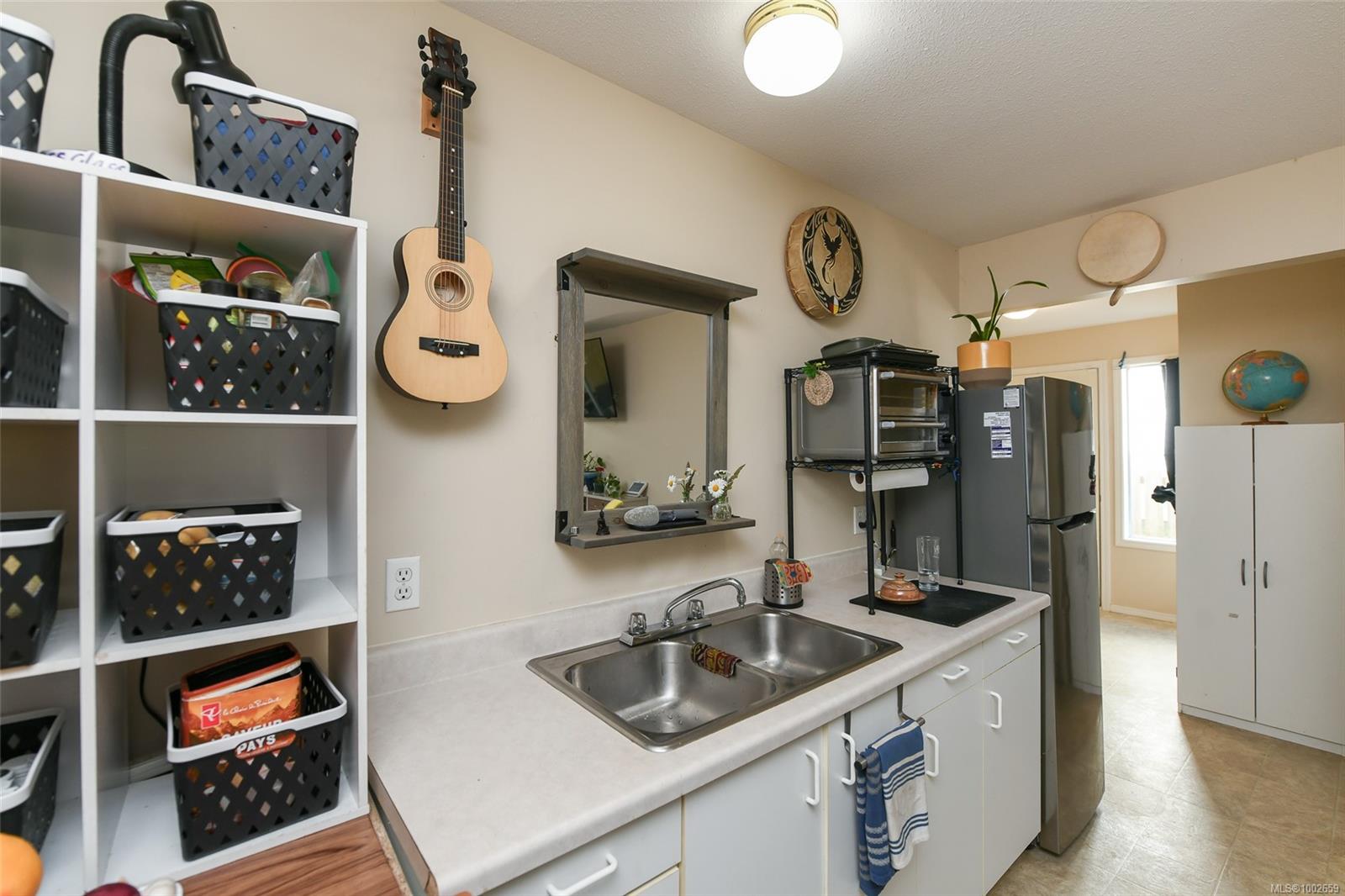$649,900 - 2258 Tull Ave<br>British Columbia, V9N 7P6
