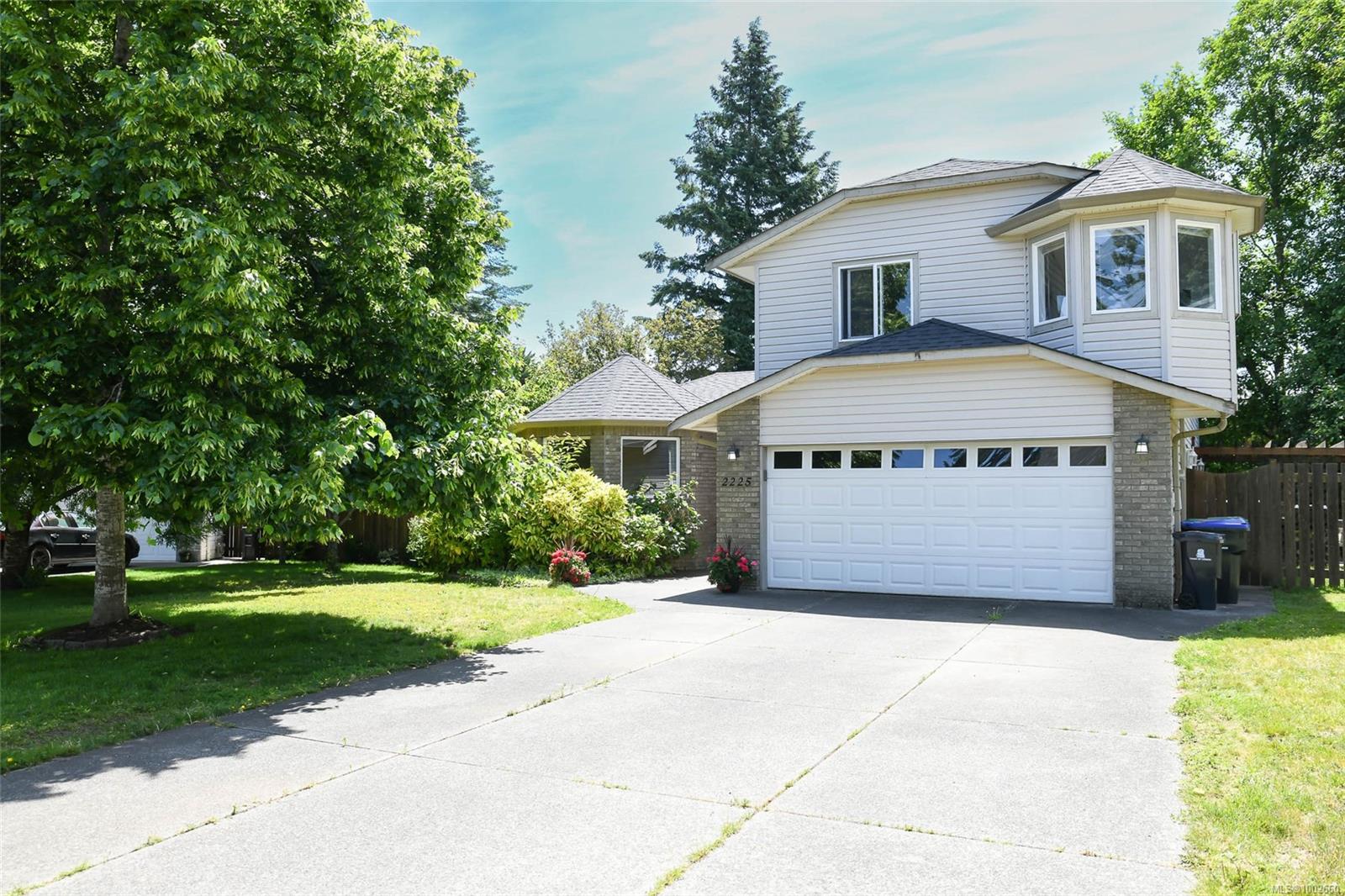 $875,000 - 2225 Heron Cres<br>British Columbia, V9M 3Y2