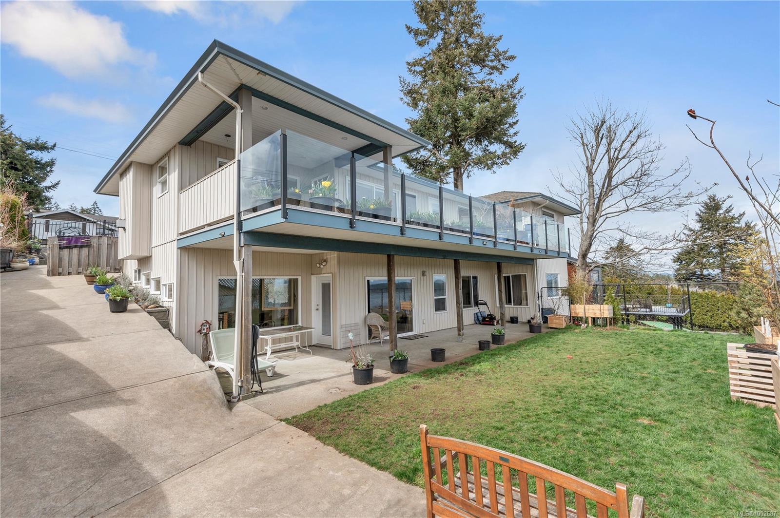 $1,098,000 - 253 Alder St<br>British Columbia, V9W 2M9