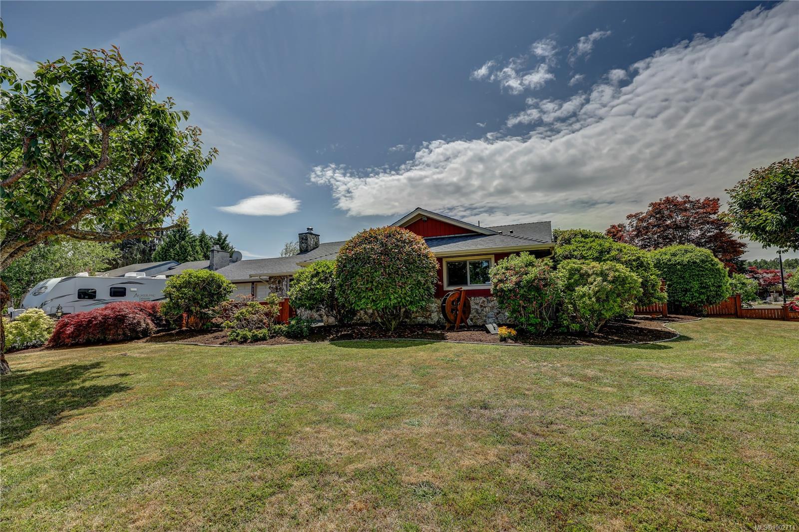 $759,900 - 325 McKinnon St<br>British Columbia, V9P 1G5