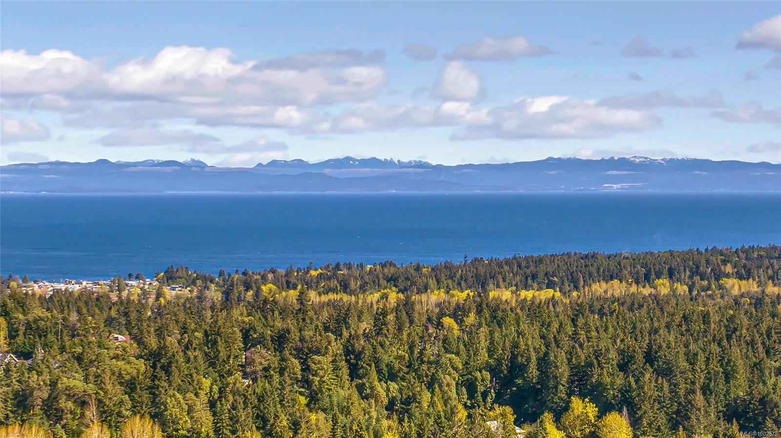 $549,000 - 5000 Broad Ridge Pl<br>Lantzville, British Columbia, V0R 2H0