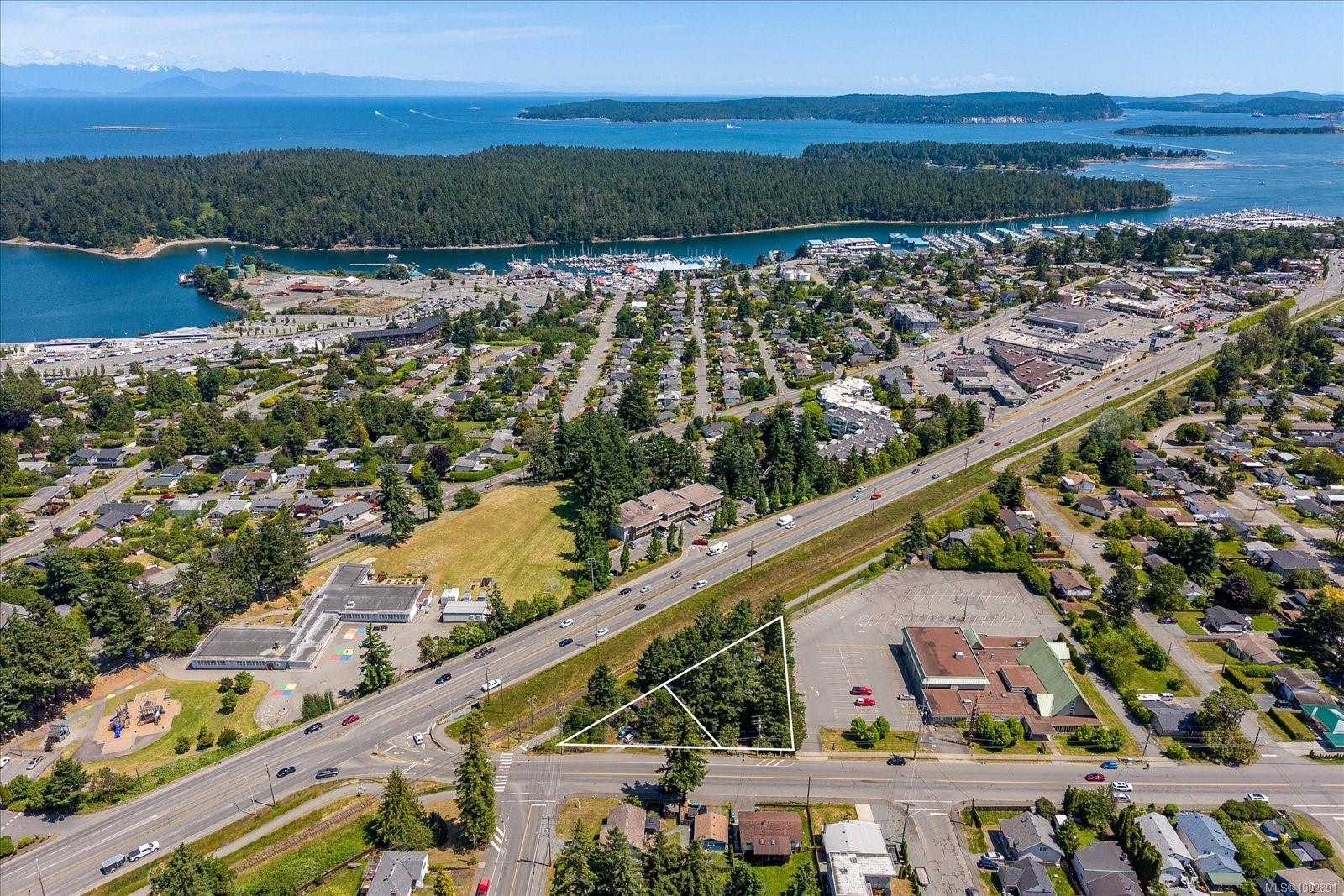 $349,000 - 1790 Waddington Rd<br>British Columbia, V9S 4W3