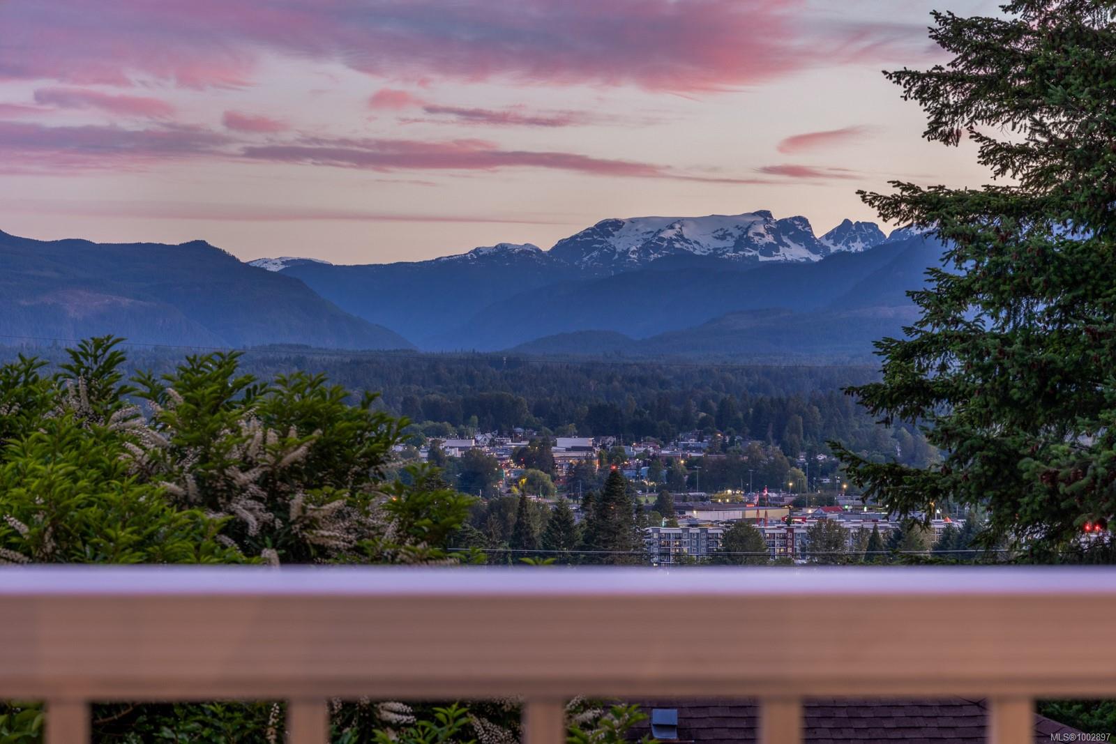 $999,000 - 787 Evergreen Ave<br>British Columbia, V9N 6Y1