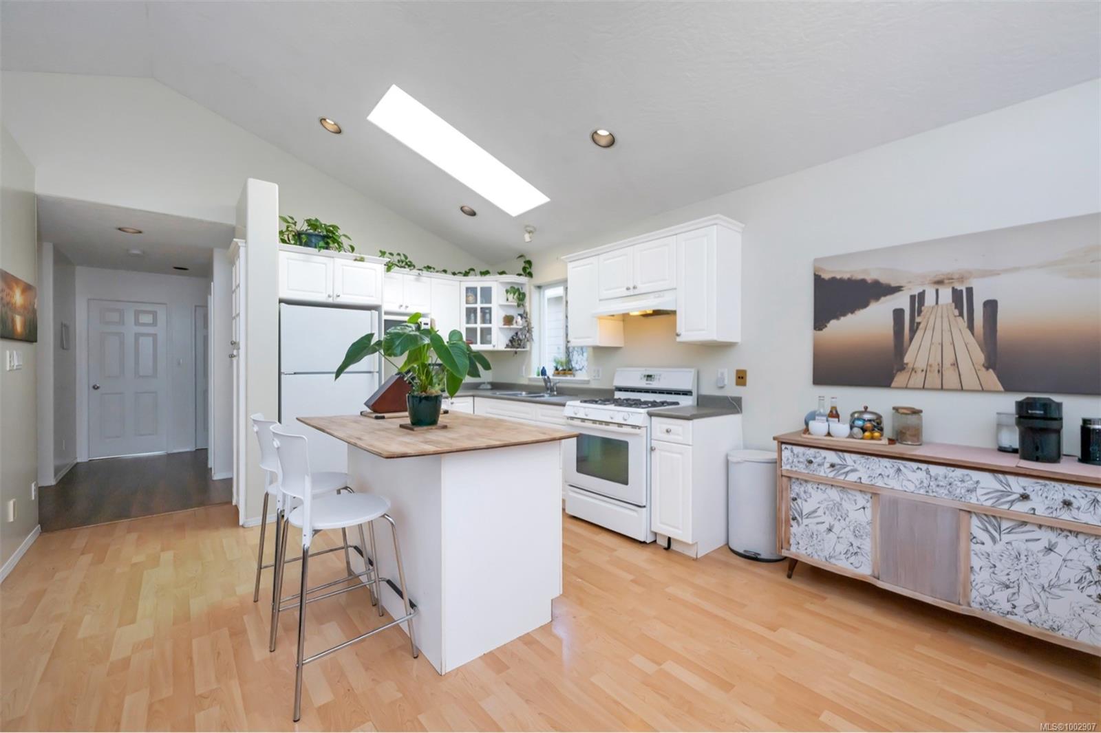 $875,000 - 2336 Hoylake Cres<br>British Columbia, V9B 6K5
