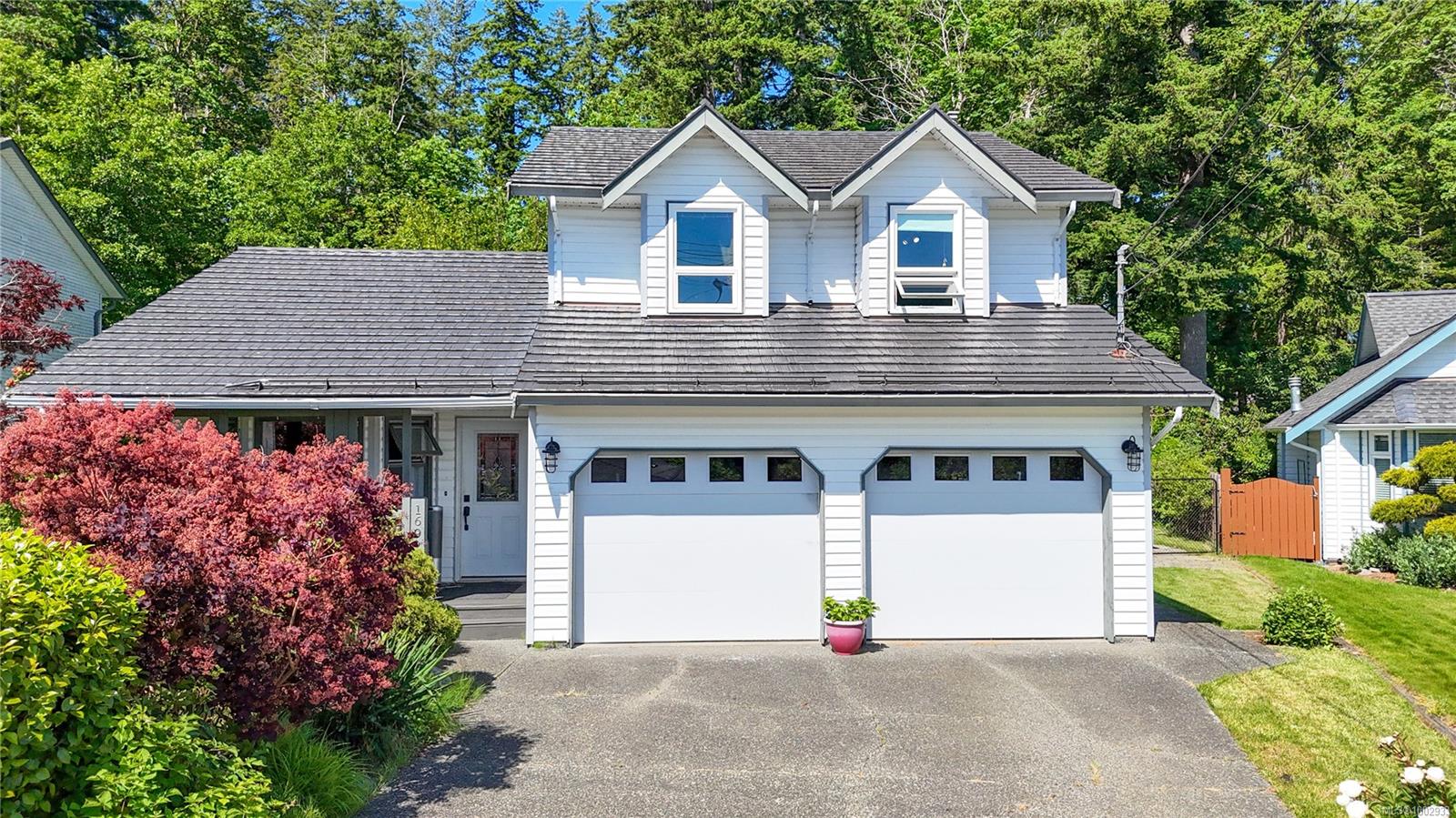 $794,700 - 1692 Meadowbrook Dr<br>British Columbia, V9W 7E7
