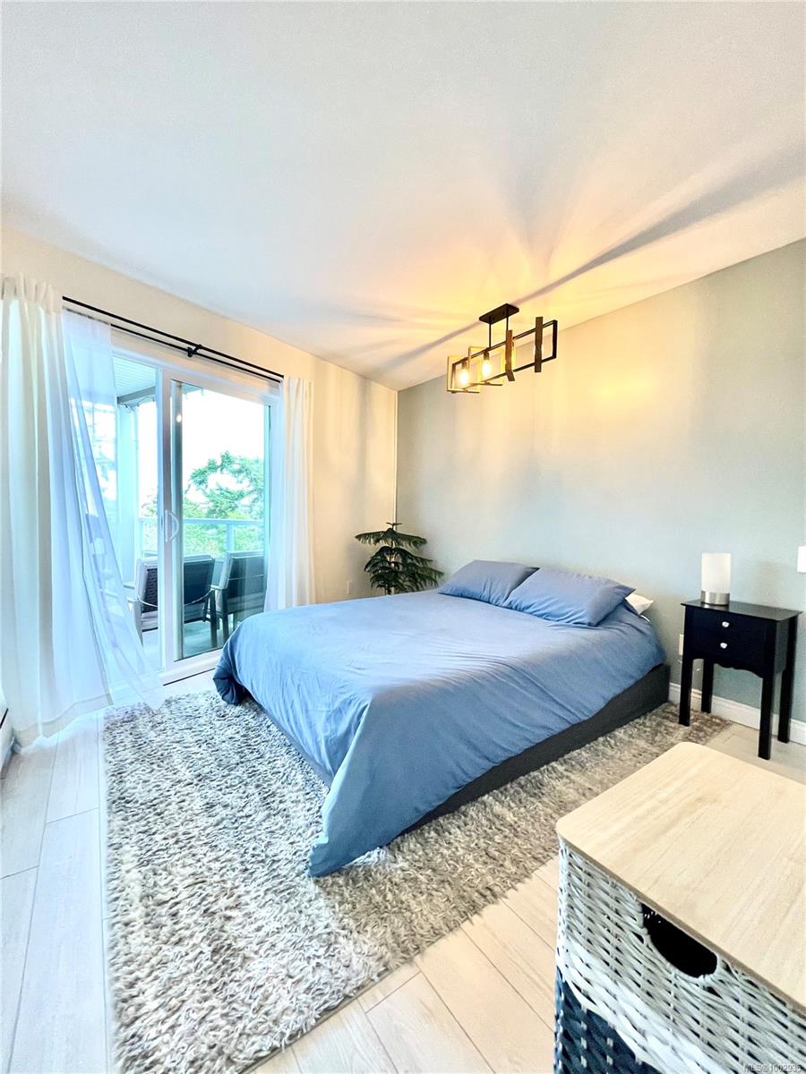 $490,000 - 2930 Washington Ave<br>British Columbia, V9A 1P5