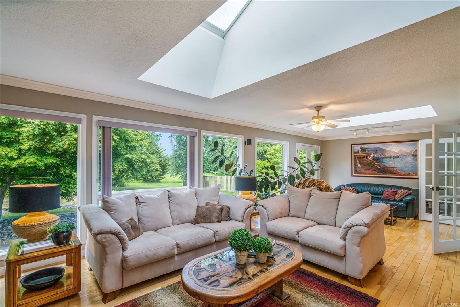 $1,199,000 - 1023 Harlequin Rd<br>British Columbia, V9K 1E2