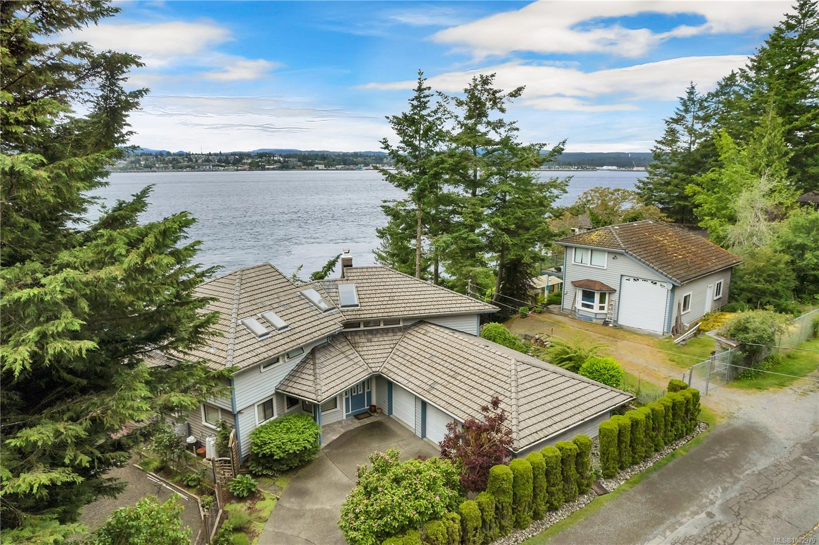 $1,650,000 - 751 Noble Rd<br>British Columbia, V0P 1N0