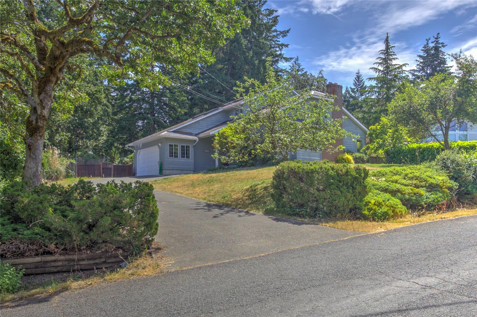 $850,000 - 6431 Abbey Rd<br>British Columbia, V9L 5S1