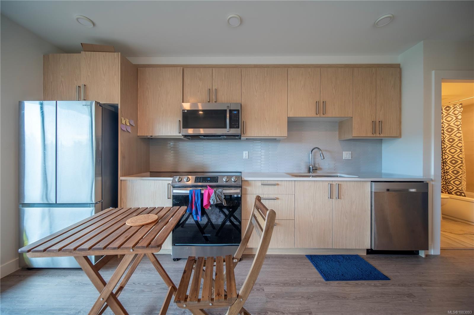 $379,999 - 135 Haliburton St<br>British Columbia, V9R 4V9