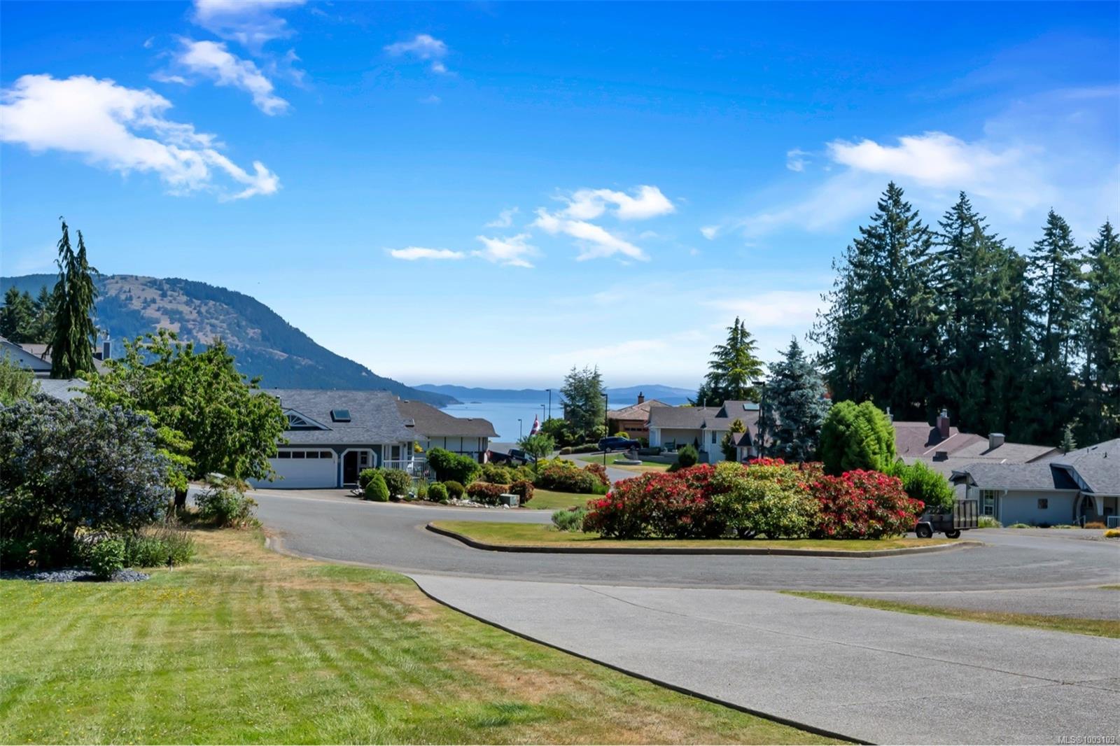 $995,000 - 3597 Arbutus Dr<br>British Columbia, V0R 1L1