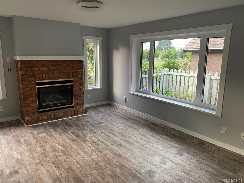 $699,900 - 776 7th St<br>British Columbia, V9N 1N1
