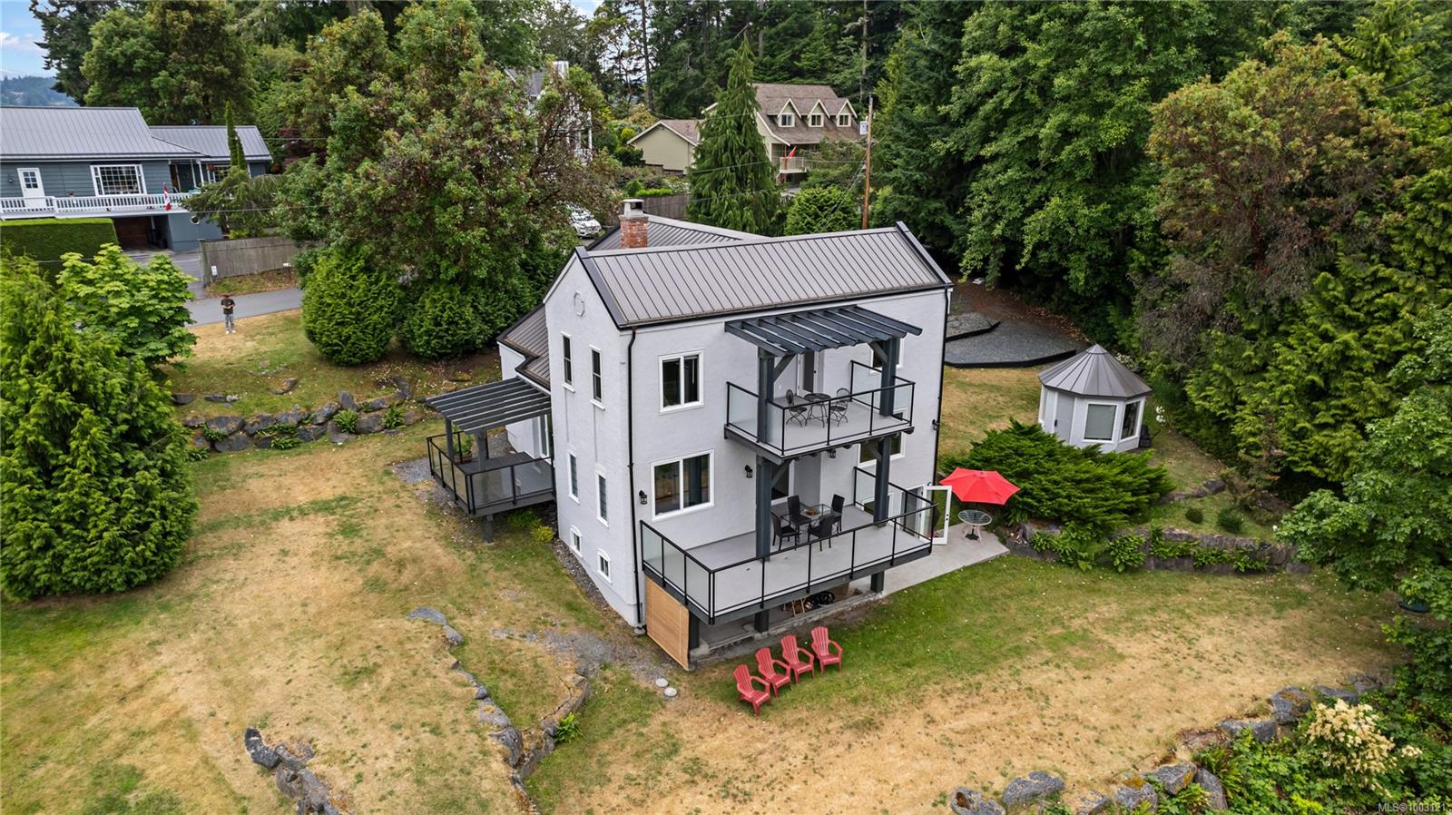$1,349,000 - 5025 Genoa Bay Rd<br>British Columbia, V9L 5Y6