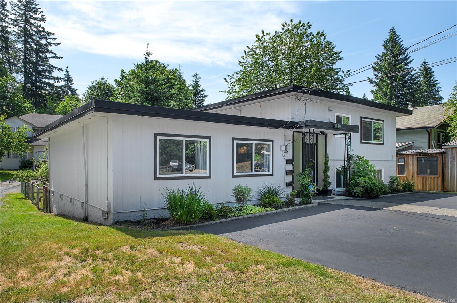 $949,900 - 1120 1st St<br>British Columbia, V9N 1A9