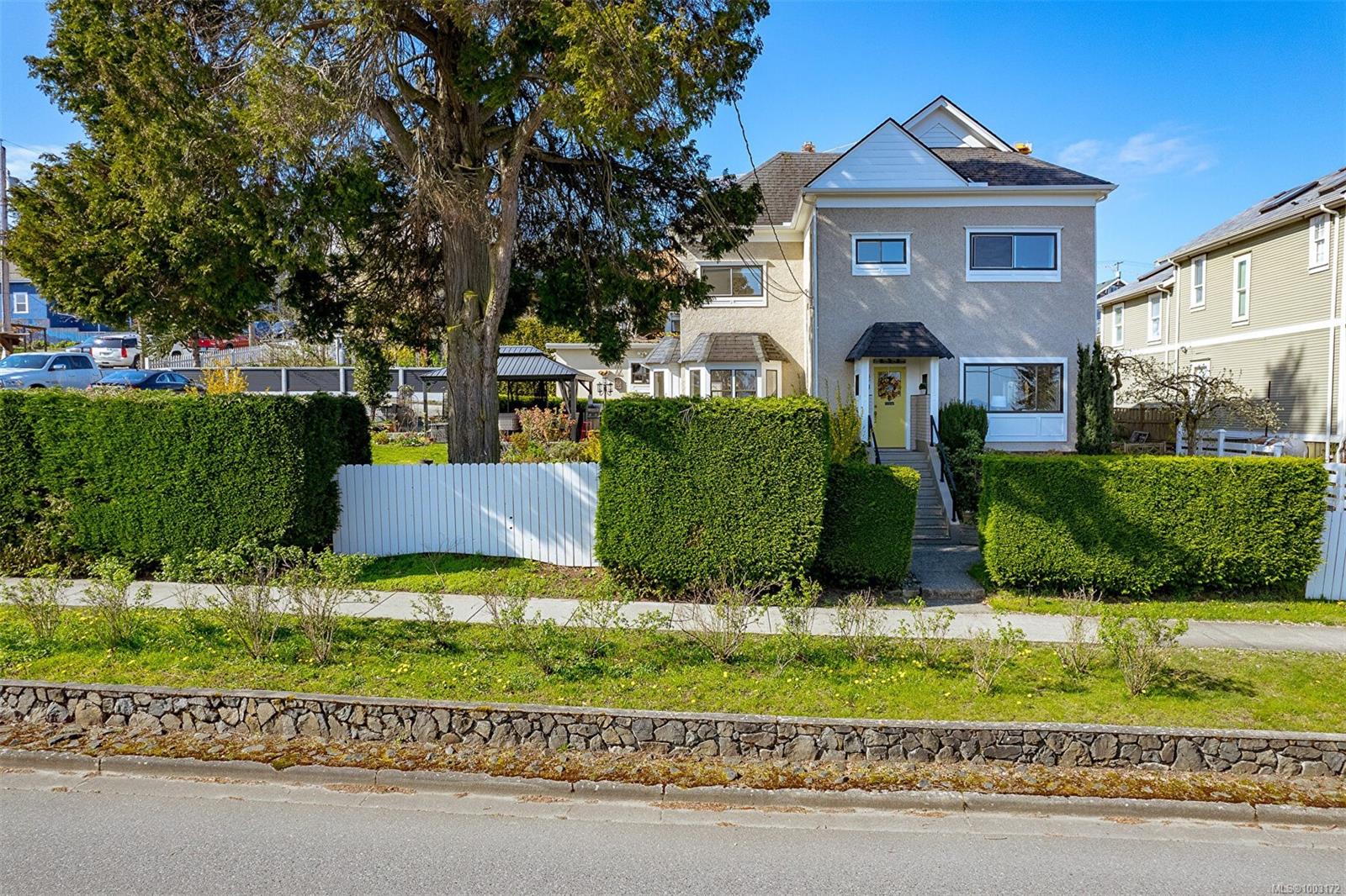 $989,900 - 377 Milton St<br>British Columbia, V9R 2K8